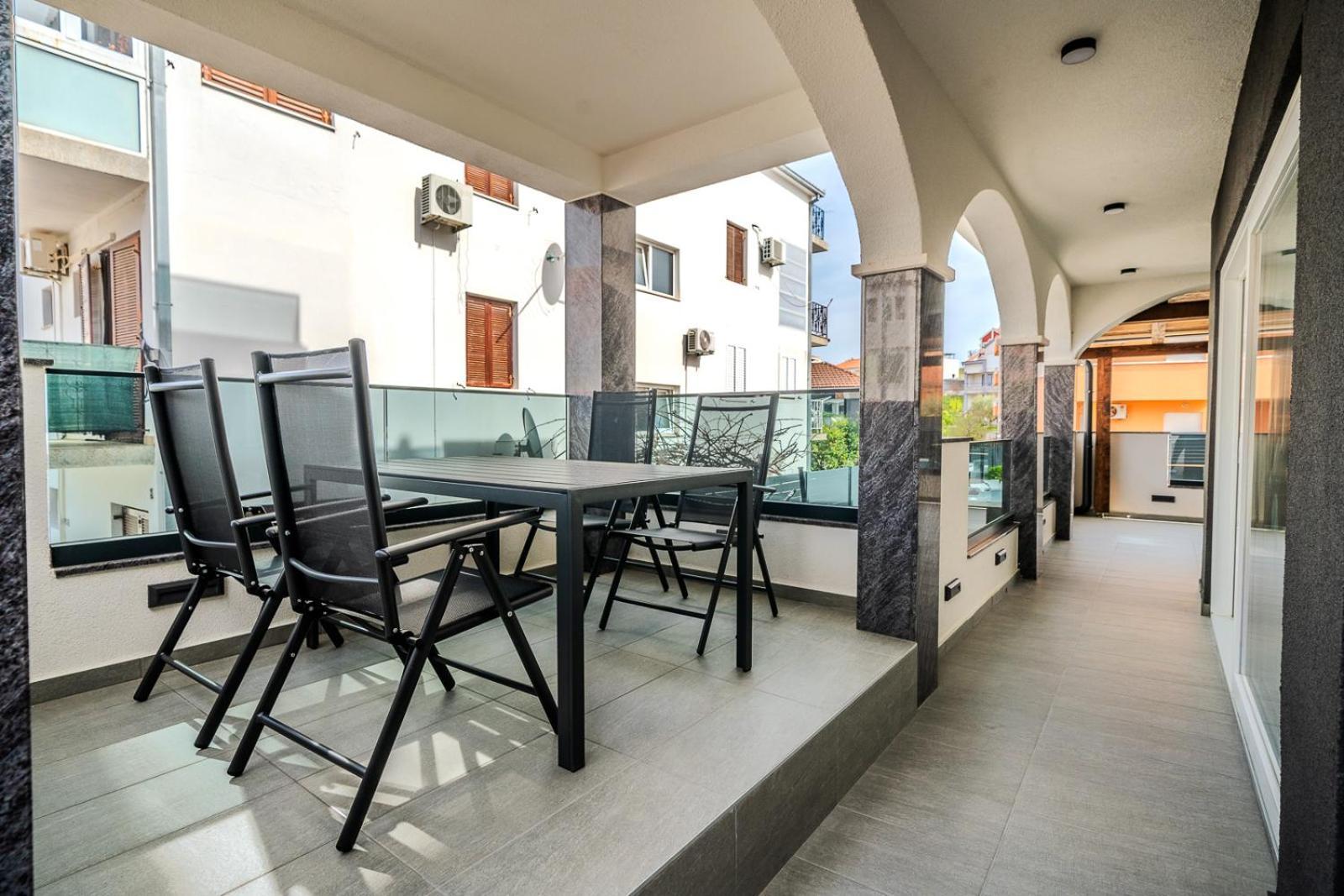 Villa Diamond โตรกีร์ ภายนอก รูปภาพ