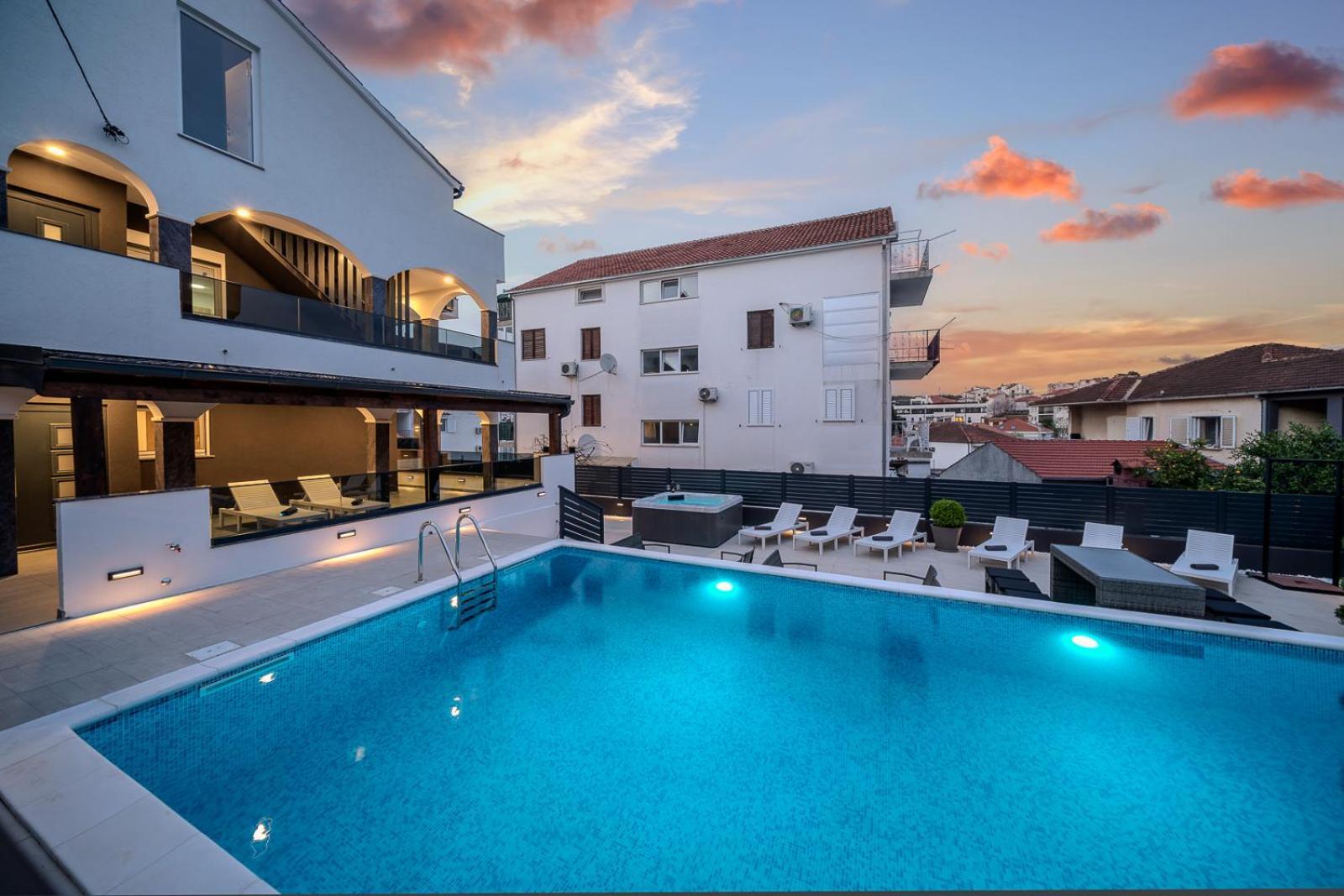 Villa Diamond โตรกีร์ ภายนอก รูปภาพ