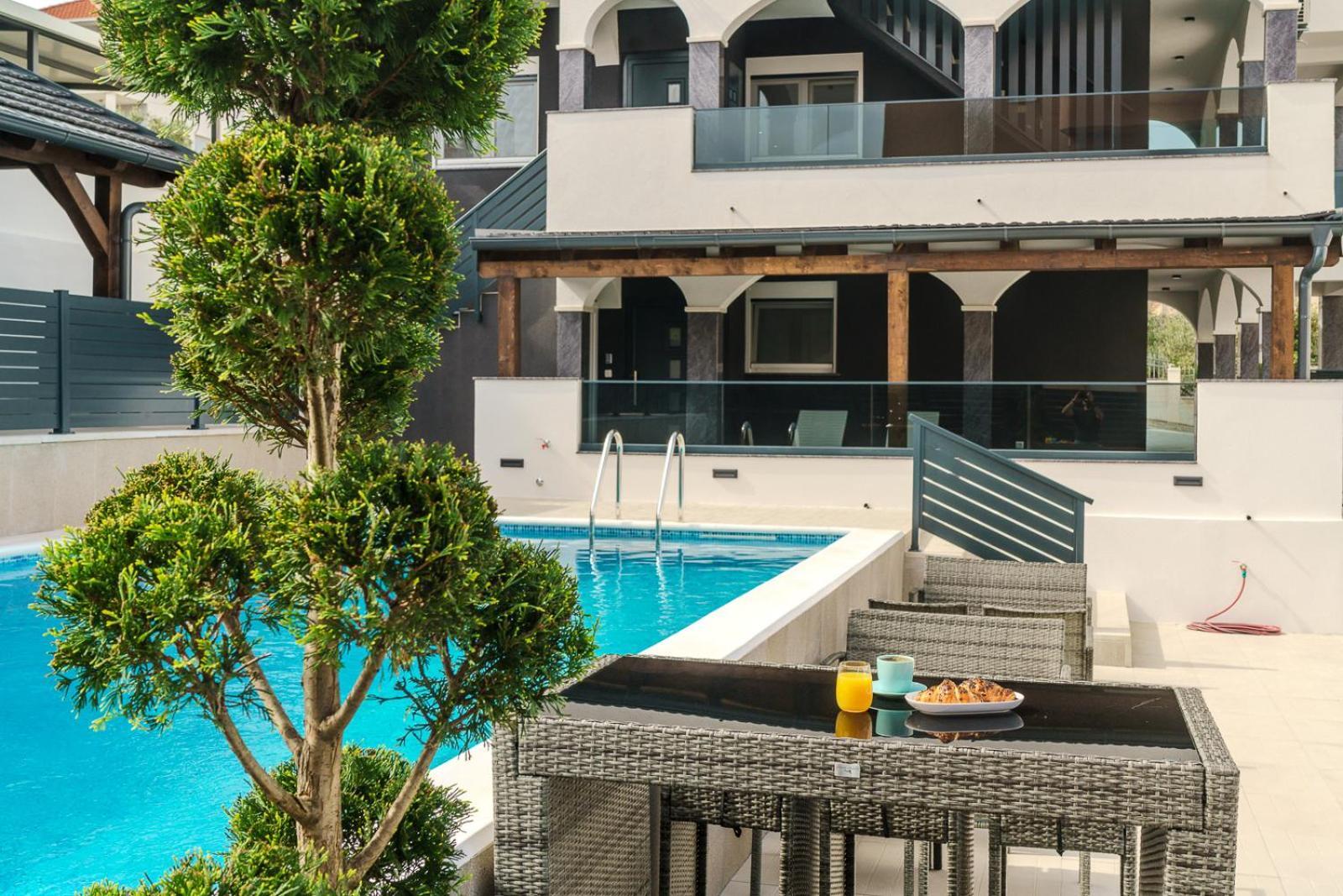 Villa Diamond โตรกีร์ ภายนอก รูปภาพ